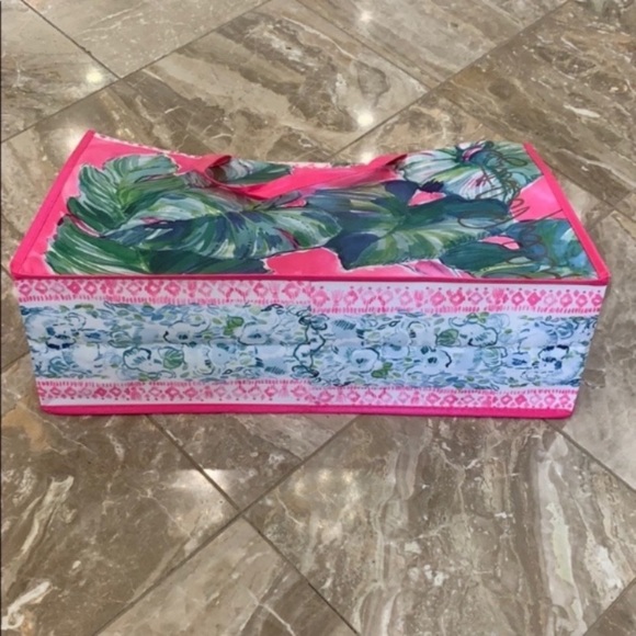 NWOT Lilly Pulitzer Large Vinyl Shopping Tote Bag - Picture 4 of 4